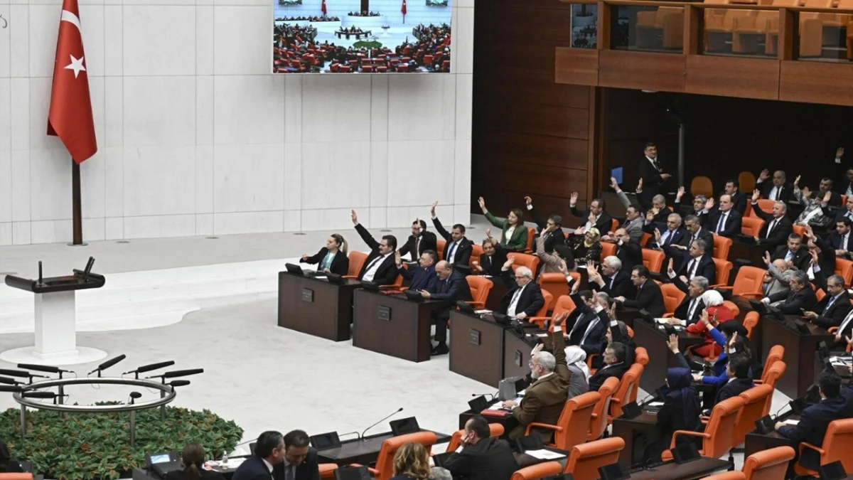 TBMM'den Geçti: Emeklilikte Prim Günü Şartı Esniyor - Gündem Haberleri